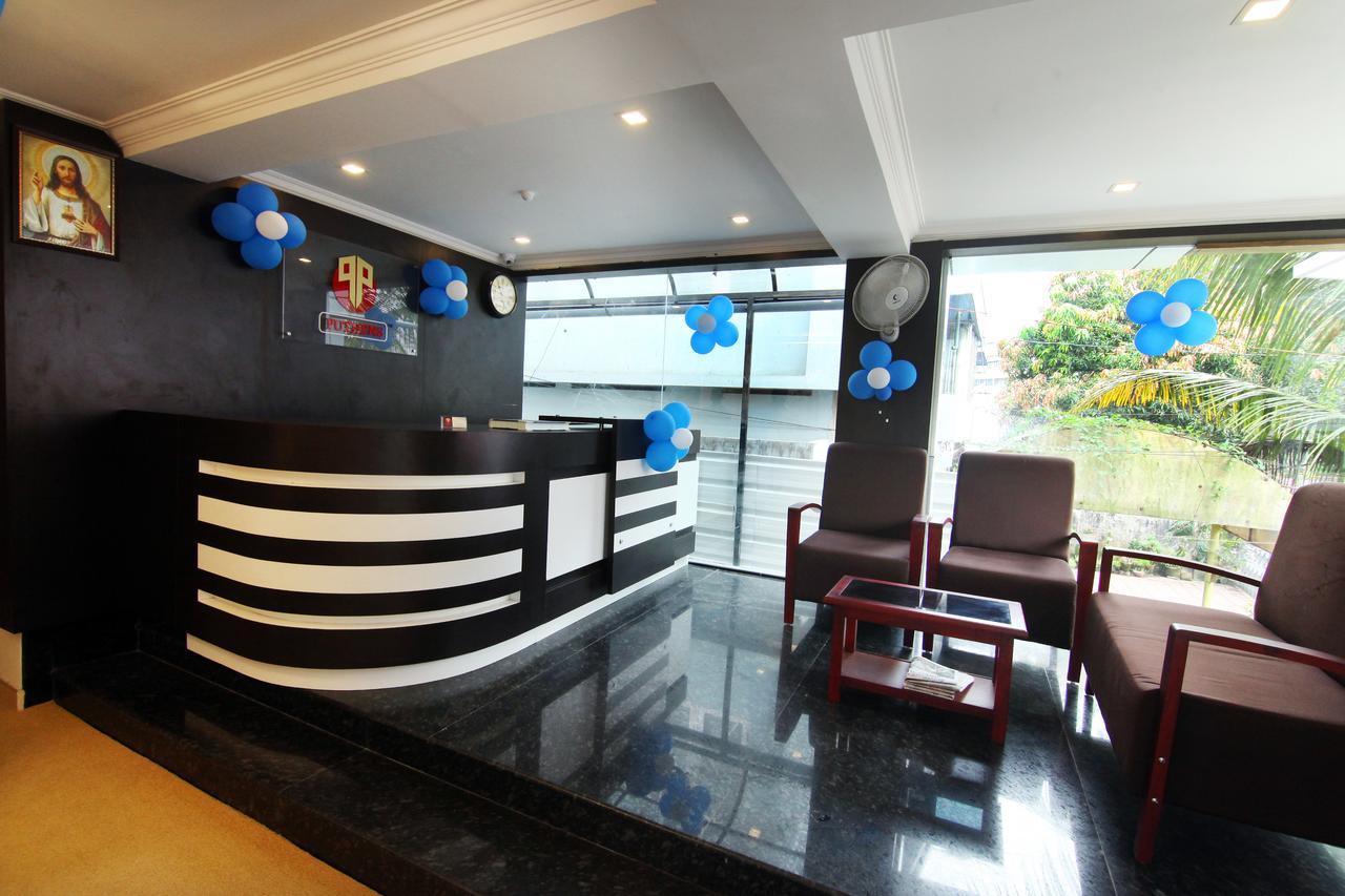 Oyo 18604 Puthens Capitol Inn Kochi Eksteriør billede