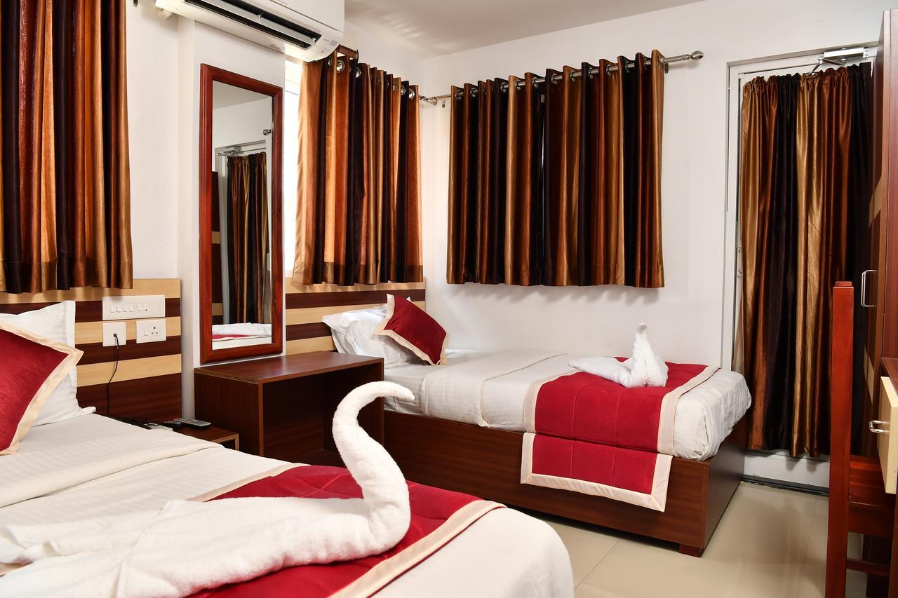 Oyo 18604 Puthens Capitol Inn Kochi Eksteriør billede